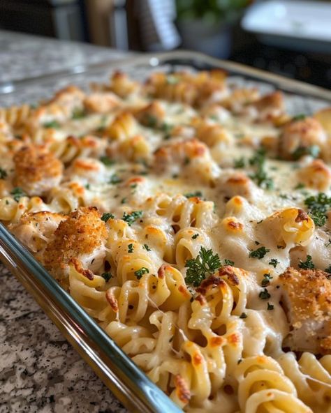 Made this 5 times this last month! So good! Baked Creamy Chicken, Chicken Mozzarella Pasta, Casserole Kitchen, Chicken Mozzarella, Mozzarella Pasta, Chicken Casseroles, Creamy Chicken Pasta, Pasta Dinners, Pasta Dinner Recipes