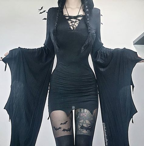 Gothic Short Dress, Dress With Bat Wings, Bats Fashion, Bat Corset, Bat Dress Fashion, Styl Goth, Grunge Outfit Inspiration, Bat Dress, Gothic Shorts