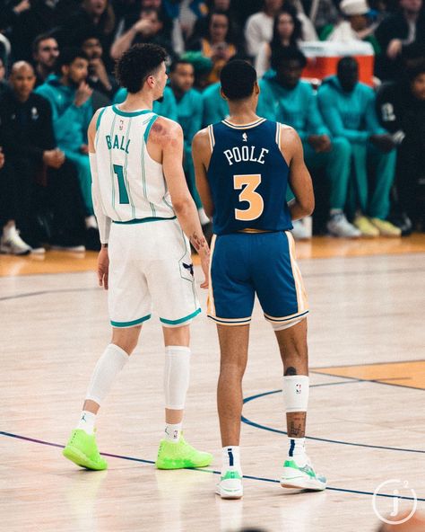 Lamelo Wallpaper, Cool Basketball Pictures, Mvp Basketball, Nba Funny, Best Nba Players, Jordan Poole, Basketball Moves, Basketball Players Nba, Ball Aesthetic