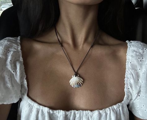 Amalie Star, No Ordinary Girl, Elizabeth Swann, Mermaid Aesthetic, Mermaid Jewelry, Seashell Necklace, Summer Necklace, Shell Necklace, Girly Jewelry