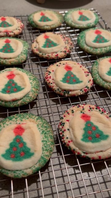 Diana West on Instagram: "Who loves sugar cookies? We sure love the @pillsbury sugar cookies, so let’s double them up! Two is always better than one. What do y’all think? Let me know if you try this. Follow me @houseofwest_ for more. XOXO #pillsbury #baking #christmascookies #sugarcookies #cookiesofinstagram #christmascookie #sugarcookiesfordays #sugarcookiesofinstagram #homesweethome #christmastreats" Pillsbury Stacked Cookies, Pillsbury Sugar Cookies Christmas, Pillsbury Sugar Cookie Dough Ideas, Pillsbury Sugar Cookie Recipe, Pillsbury Holiday Cookies, Christmas Hangout, Elf On The Shelf Cookies, Pillsbury Christmas Cookies, Christmas Cookie Dough