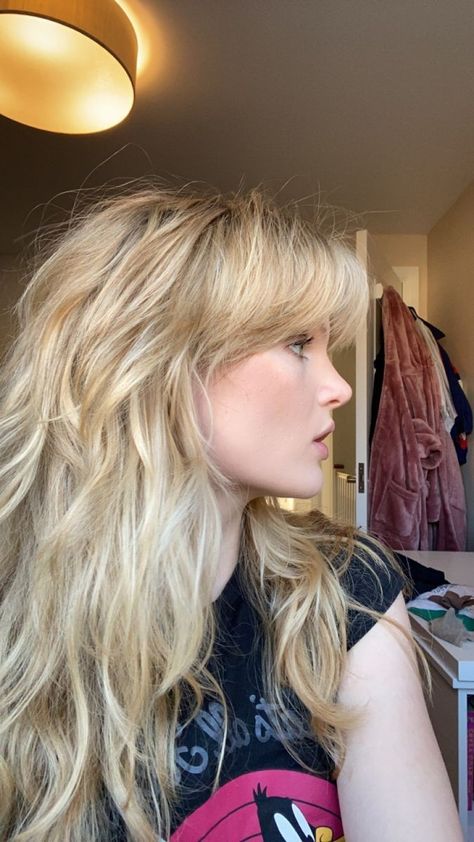 Shaggy Blonde Haircut, 90 Shag Haircut, Medium Length Super Layered Hair, Stevie Nicks Haircut 70s, Long Shag Haircut Back View, Face Framing Choppy Layers, Shaggy Long Hair Choppy Layers Wavy, Long Side Part Bangs, Shaggy Haircuts Blonde