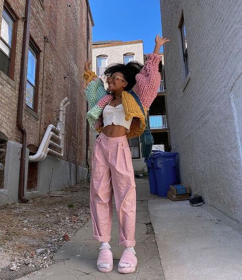 Indie Grunge Outfits, Indie School Outfits, Julie Molina, Hope Macaulay, Vaporwave Clothing, Tennis Skirt Outfit, Indie Grunge, Urban Lifestyle, Outfit Trends