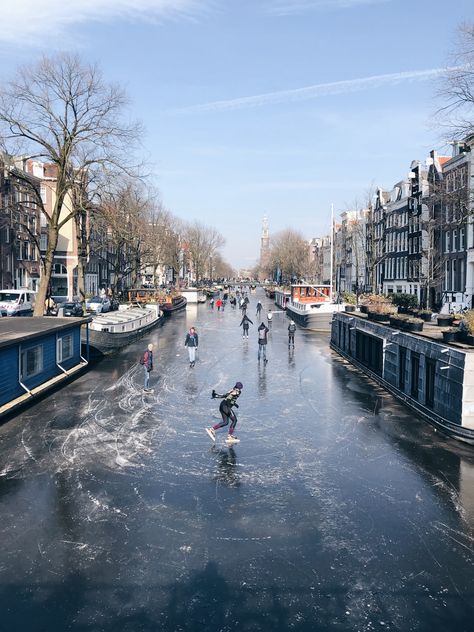 Ice Skating on the canals of Amsterdam, Netherlands Amsterdam Christmas, Amsterdam Winter, Amsterdam Itinerary, Amsterdam Canals, Visit Amsterdam, I Amsterdam, Netherlands Travel, Amsterdam Travel, Voyage Europe