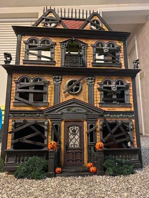 Hand painted doll house DIY Tiny Haunted House Diy, Diy Halloween Mini Haunted House, Halloween Haunted Doll House, Diy Haunted House From Dollhouse, Halloween House From Doll House, Spooky Doll House Diy, Haunted Dolls House, Spooky Dolls House, Doll House Halloween Ideas