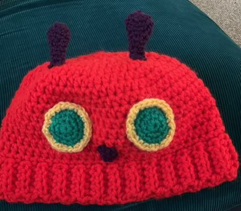 Very Hungry Caterpillar Crochet Hat Pattern, Cavetown Crochet Hat, Silly Crochet Hats Free Pattern, Crochet Ladybug Hat, Crochet Novelty Hats, Crochet Brain Hat, Crochet Hat Fun, The Very Hungry Caterpillar Crochet, Crochet Funky Hats