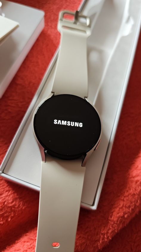 Samsung Gadgets Aesthetic, Samsung Products Aesthetic, Samsung Galaxy Watch 6, Galaxy Watch Aesthetic, Samsung Watch Aesthetic, Smart Watch Aesthetic, Samsung Galaxy Smart Watch, Samsung Gadgets, Samsung Aesthetic