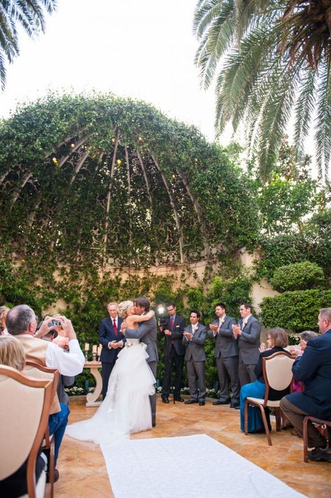 Woodsy, Terrarium Inspired Wedding in a Garden in Primrose Court at Wynn Las Vegas | Sun and Sparrow Photography Vegas Wedding Dress, Vegas Wedding Venue, Terrarium Wedding, How To Dress For A Wedding, Wedding Salon, Wynn Las Vegas, Ship Wedding, Wedding Court, Inexpensive Wedding Venues