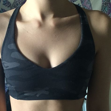 Sports Bra Snapchat Story, Sports Bra Aesthetic, Lulu Sports Bra, Sports Bra Lululemon, Bra Photos, Short Bra, Free Overlays, Sold Out, Gym Inspo