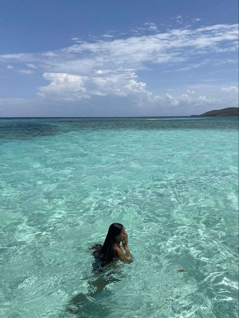 Aesthetic Beach Pic, Clear Ocean Water, Clear Ocean, Clear Beaches, Mexico Cruise, Ocean Girl, Beach Pic, Water Aesthetic, Ocean Aesthetic