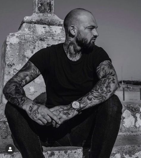 Tattooed men bald head and beard Good Looking Bald Men, Bald Tattoo, Bald Head Tattoo, Bald Boy, Bald Head With Beard, Shaved Head With Beard, Men Styl, Bald Men With Beards, Stubble Beard