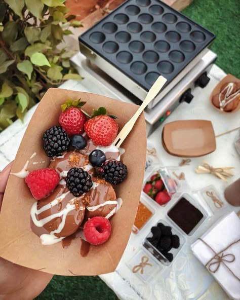 ♡ 𝓼𝓮𝓻𝓮𝓷𝓭𝓲𝓹𝓲𝓽𝔂 ♡ Mini Pancakes Cart, Mini Pancake Bar, Mini Pancakes Business, Food Truck Desserts, Food Business Ideas, Food Cart Design, Sweet Bar, Hot Cakes, Mini Pancakes