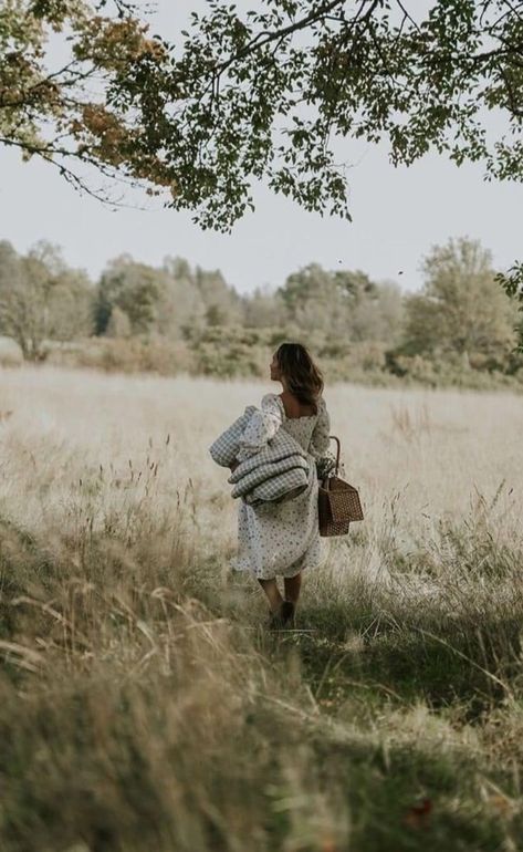 Sweet Country Aesthetic, Springtime Aesthetic, And So It Begins, Slow Life, Shooting Photo, Slow Living, Photography Inspo, Simple Life, Country Life