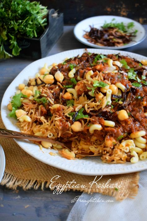 Koshari Recipe Egyptian Food, Koshari Recipe, Egyptian Foods, Eastern Recipe, Egyptian Recipes, Yemeni Food, Crispy Fried Onions, Veg Pulao, Persian Recipes