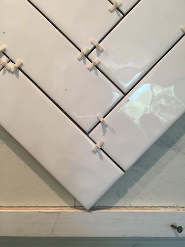 How To Install Herringbone Backsplash, Herringbone Bathroom Backsplash, White Subway Herringbone Backsplash, Herringbone Vanity Backsplash, 3x12 Herringbone Backsplash, Subway Herringbone Backsplash, Subway Tile In Herringbone Pattern, Harringbone Tile, Chevron Backsplash Kitchen