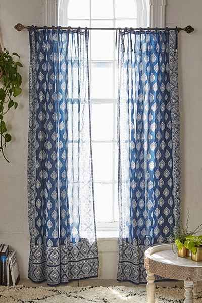 Cortina Boho, Urban Outfitters Curtains, Urban Outfitters Home, Ethnic Home Decor, Diy Apartment Decor, Trendy Bedroom, Home Curtains, Indian Home Decor, Diy Curtains