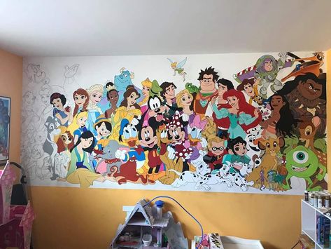 Disney Character Wall Mural, Cartoon Mural Wall Art, Disney Mural Bedroom, Disney Princess Mural, Disney Wall Painting, Cartoon Wall Painting Ideas, Cartoon Mural, Disney Playroom, Disney Wall Murals