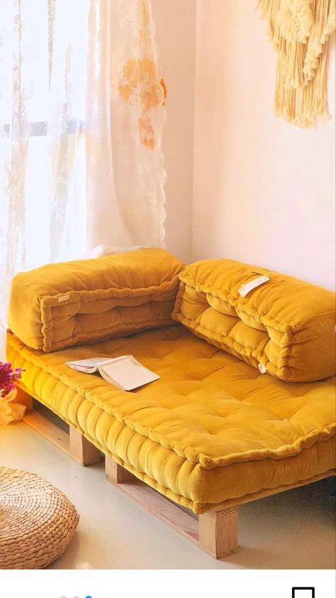 On The Floor Couch, Small Floor Couch, Floor Chairs Living Room, Floor Sitting Ideas Living Spaces, Mini Lounge Ideas, Diy Floor Couch Ideas, Low Sitting Living Room, Diy Floor Couch, Ground Couch