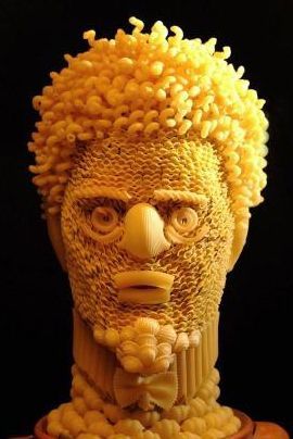 I think this is supposed to be 'N Sync Justin Timberlake...not sure though.  lol Macaroni Art, Pasta Art, Food Sculpture, Fruit And Vegetable Carving, Amazing Food Art, Vegetable Carving, Food Carving, Fruit Carving, Edible Food