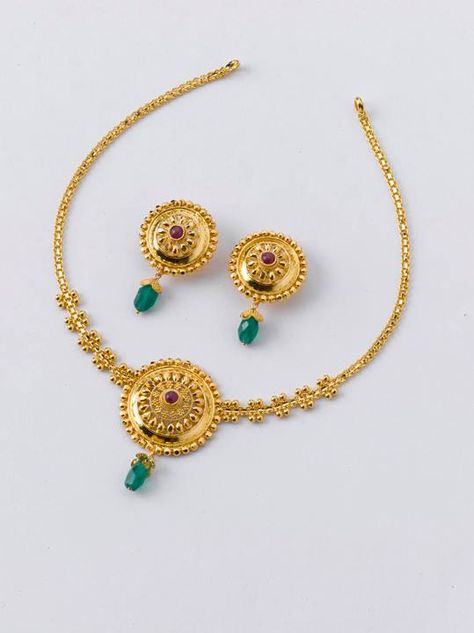 Necklace - 10.200 gm, Rs 35,300/- Earrings - 3.150 gm, Rs 10,900/- 10 Gm Gold Necklace Designs, 10 Grams Gold Necklace Indian With Weight, 10gms Gold Necklace Designs, 10 Grams Gold Necklace, 10 Grams Gold Necklace Indian, 10 Gms Gold Necklace, Pearl Bridal Jewelry Sets, Gold Jewelry Prom, Plain Jewelry