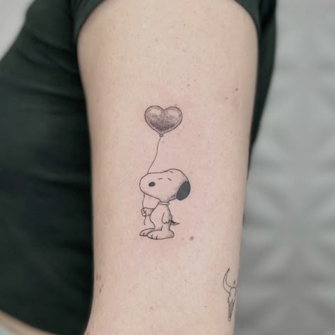 snoopy woodstock peanuts fine line tattoo heart delicate Snoopy Tattoo, Bestie Tattoo, New Tattoo Designs, Time Tattoos, Fine Line Tattoos, S Tattoo, Line Tattoos, Skin Art, Fine Line