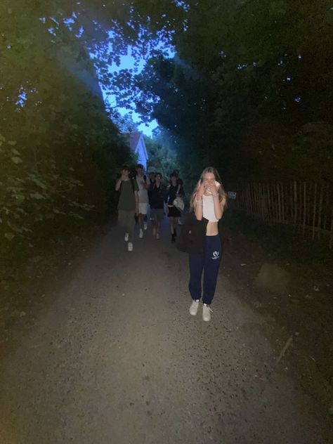 friend group, blurry, nighttime aesthetic, summer, british, british summer aesthetic Summer Nighttime Aesthetic, Summer Friend Pics, Trashy Summer Aesthetic, Chaotic Summer Aesthetic, Summer Aesthetic Grunge, Summer In The Uk, Summer Plans Aesthetic, Summer 2016 Aesthetic, British Teenager Aesthetic