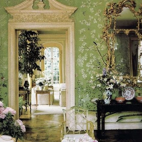 @citychic4ever Gracie wallpaper Winfield House, William Haines, Gracie Wallpaper, Fairytale Bedroom, Chinoiserie Room, Whimsical Room, Wallpaper Installation, Chintz Fabric, House London