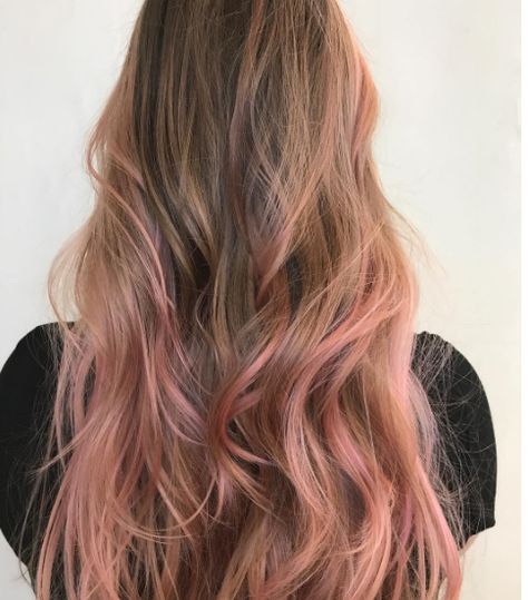 Balayage Frame Face, Rose Gold Hair Highlights, Gold Hair Highlights, Black And Brown Hair, Brown Hair With Pink Highlights, Quirky Hair, Hair Highlights Ideas, Brown And Pink Hair, Pink Hair Highlights