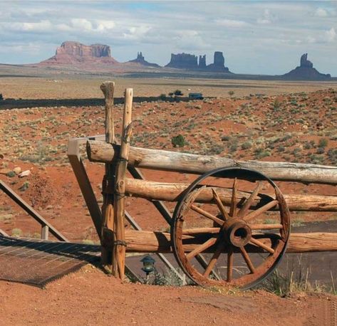 Western Environment, Monument Valley Utah, Monument Valley Arizona, Cowboys And Angels, Desert Places, Desert Southwest, Red Dead Redemption Ii, Western Town, Western Landscape