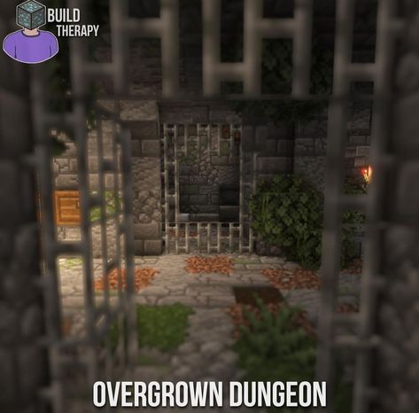 Dungeon Design Minecraft, Minecraft Medieval Prison, Minecraft Castle Dungeon, Minecraft Cave Base Ideas Interior, Minecraft Dungeon Build Ideas, Minecraft Jail Cell Ideas, Minecraft Dungeon Design, Minecraft Jail Cell, Sewer Minecraft