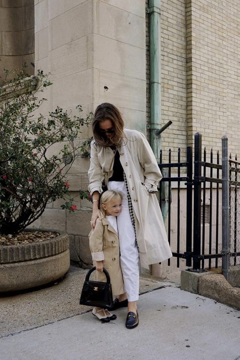 trench coats for fall & winter - Amelia Styles | A Lifestyle Blog Barbour Trench Coat, Lebron Art, Burberry Trench Coat Outfit, Trench Coat Outfit, T Strap Shoes, Burberry Trench Coat, Coat Outfits, Oversized Silhouette, Vintage Chanel