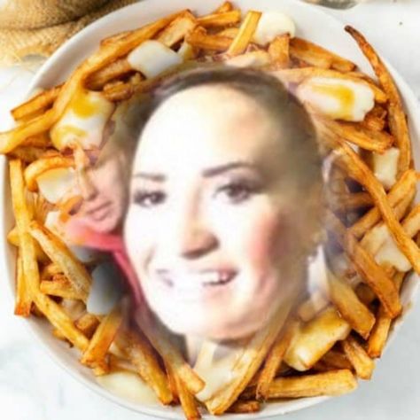 poot lavato Flop Tok Photo, Zesty Pictures, Poot Lovato, Flop Tok, Kahoot Memes Funny, Poop Meme, Flop Era, Lays Potato Chips Memes, Body Slam