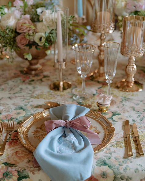 A moment for the incredible tablescape, flowers, cake and stationary from @elevate_workshops captured perfectly by @kamilanowakphotography It's giving Marie Antoinette vibes 🩵 Photographer @kamilanowakphotography Design and concept @elevate_workshops Styling @storiesof_events Florist @emmacoxbrocante Stationery @lucymcspiritdesign HMUA @daniellamakeuphair Dresses @josephinescottlondon Accessories @gibsonbespoke Shoes @di_hassall Venue @harlaxton_manor Cake @poppypickeringcakes Harpist... Bridgerton Stationery, Marie Antoinette Table Setting, Marie Antoinette Themed Party, Marie Antoinette Wedding Theme, Rococo Themed Party, Marie Antoinette Party Theme Birthday, Marie Antoinette Theme Party, Marie Antoinette Party Decorations, Bridgerton Tablescape