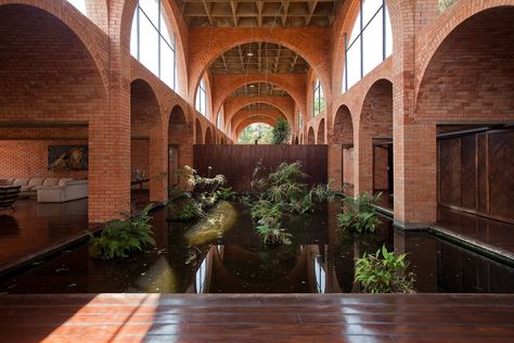 Gallery of The Works of the Late João Filgueiras Lima, Brazilian Icon - 11 Masonry Construction, Brick Arch, Arch Architecture, Brick Architecture, Thermal Comfort, Brick Walls, Brickwork, Brutalism, The Works