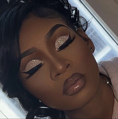 Wedding Make Up For Black Women Brides, Birthday Shoot Makeup Looks, Maternity Shoot Makeup Black Women, Maternity Shoot Makeup Ideas, Birthday Photoshoot Makeup, Maternity Photoshoot Makeup, Maternity Makeup, Machiaj Smokey Eyes, Black Bridal Makeup