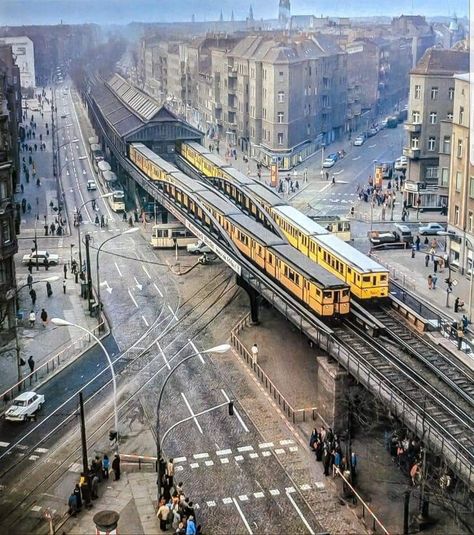 Prenzlauer Berg, 1980s #berlin Berlin Aesthetic, Berlin Photos, West Berlin, East Berlin, Berlin City, U Bahn, Berlin Wall, East Germany, Paris Hotels