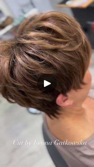 Viral Haircut, Woman Shaving, Shaved Sides, Mullet Hairstyle, Long Hair Women, Short Hair With Layers, Facebook Reels, Short Bob Hairstyles, Short Bob