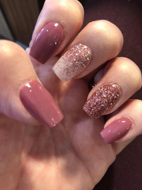 Nail Inspo For Indian Wedding, Nails Design For Wedding Guest, Nail Art Ideas For Wedding, Bridal Pink Nails, Nail Art For Marriage Function, Punjabi Wedding Nails, Indian Wedding Guest Nails, Nail Art Pink Nude, Nails For Indian Wedding Guest