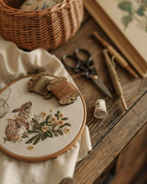 Vintage Sewing Aesthetic, Leah Core, Sewing Aesthetic, Eclectic Aesthetic, Cottage Aesthetic, Cute Embroidery, 자수 디자인, Hand Embroidery Art, Cottagecore Aesthetic