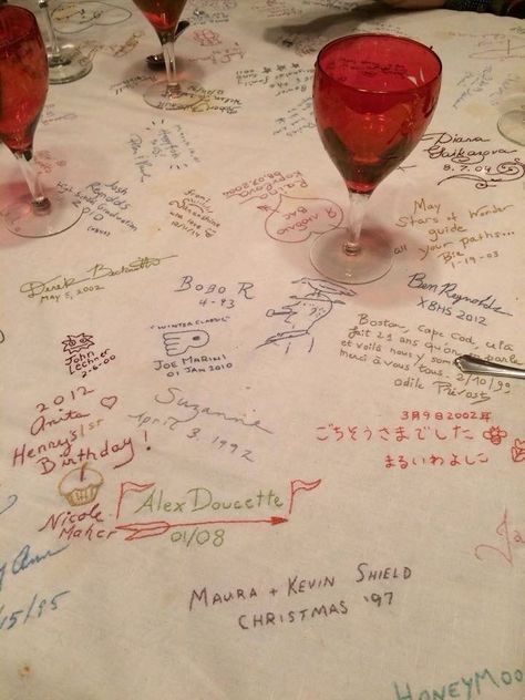 Art Dinner Party, Cool Tablecloth, Pretty Dinner Party, Doodle Tablecloth, Friend Dinner Party, Tablecloth Aesthetic, Apartment Wedding, Friends Dinner Party, Dinner Party With Friends