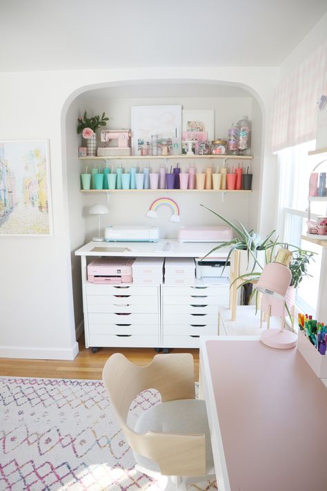 Office Craft Room Combo, Alex Drawers, Room Nook, Ikea Craft Room, Ikea Alex Drawers, Ikea Crafts, Ikea Alex, Dream Craft Room, Craft Room Design