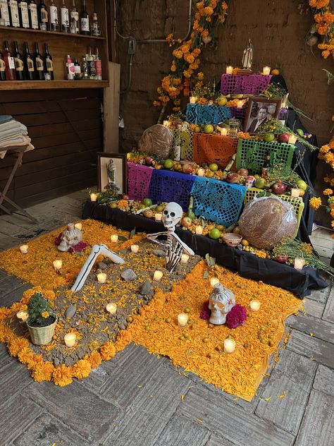 15 Day of the Dead Symbols & Traditions Dead Of The Dead, Day Of The Dead Halloween, Day Of The Dead Party, Mexico City Travel, Sugar Skull Halloween, My 2022, Marigold Flowers, Mexican Traditions, Religious Crafts