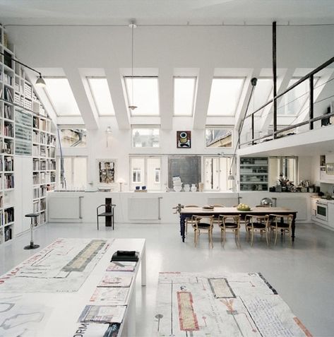 Home Art Studios, Design Studio Space, Creative Studio Space, Loft Designs, Loft Inspiration, Design Studio Workspace, Design Studio Office, Studio Apartment Design, Creative Office Space