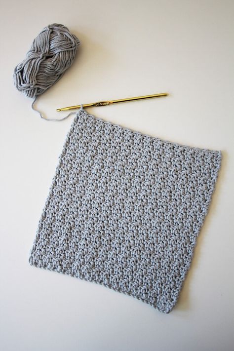 Seed Stitch Washcloth Loose Crochet Stitch, Crochet Seed Stitch, Strap Crochet, Easy Blanket, Foundation Single Crochet, Crochet Shell Stitch, Easy Crochet Stitches, Crochet Blanket Pattern, Boho Tote