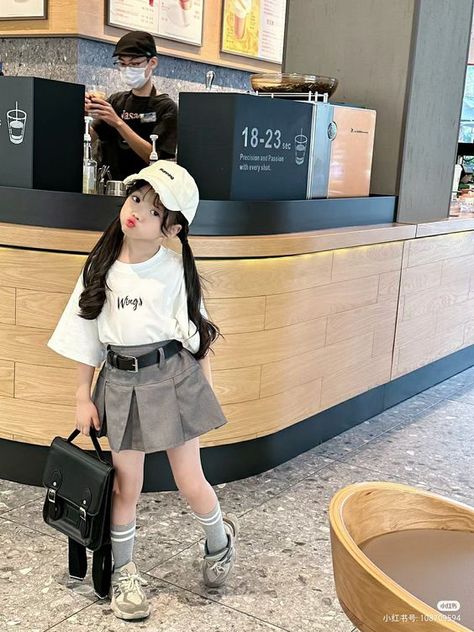 #KidsFashion #CuteKidsOutfits #MiniFashionistas #KidsStyle #TrendyKids #LittleFashionistas #KidsClothing #StylishKids #KidsOOTD #KidsWardrobe Street Fashion Asia, Dr Kids, Magical Childhood, Kids Outfits Daughters, Kids Ootd, Kids Dress Up, Children Playing, Kids Wardrobe, Kids Fashion Clothes