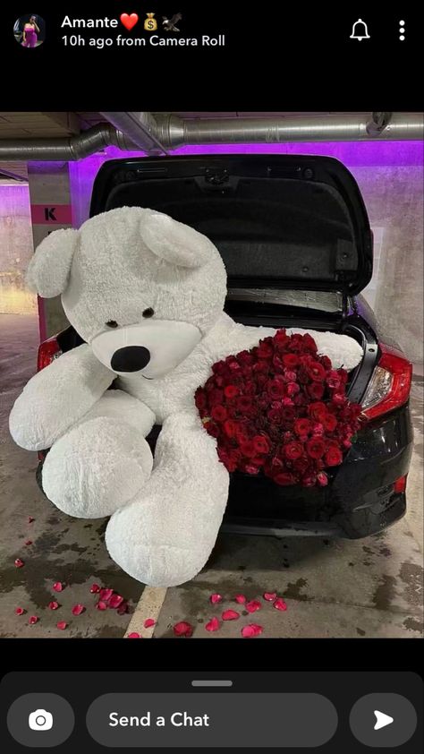 Teddy Bear And Roses, Disney Original Movies, Looks Kylie Jenner, New Years Nail Art, Large Teddy Bear, Romances Ideas, Car Picture, Teddy Bear Wallpaper, Rose Flower Pictures