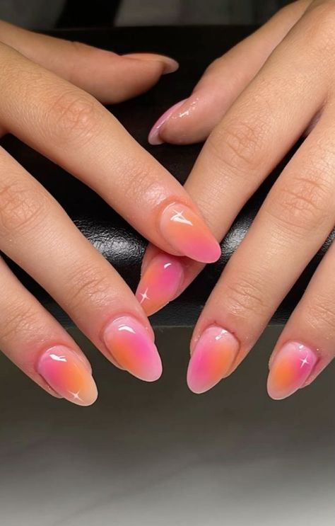 There's a new beauty trend taking over Instagram and it's absolutely stunning. Say hello to "quartz nails". Aura Nails And French Tips, Preppy Nail Ideas For Kids Short, Simple Nail Ideas Summer, Bright Aura Nails, Short Aura Nails Square, Pink Orange Aura Nails, Summer Time Nail Ideas, Aura Nail Designs Almond, Acrylic Nail Designs Ombre