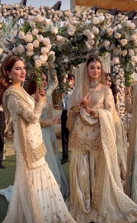 Grara Dress Pakistani Bridal, Grooms Sister Wedding Outfit Pakistani, Grara Dress Pakistani Wedding, White Nikkah Dress Pakistani Bridal, Pakistani Wedding Outfits Bride, Nikkah Dress For Bride, Nikkah Sharara, White Garara Dress, White Nikkah Outfit