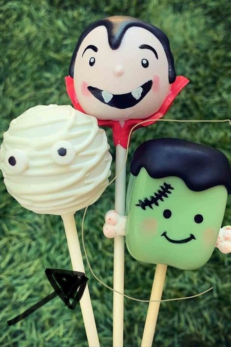 Halloween Deserts, Postres Halloween, Cake Pop Designs, Dulces Halloween, Halloween Cake Pops, Halloween Cookies Decorated, Cake Pop Decorating, Halloween Treats Easy, Big Smiles