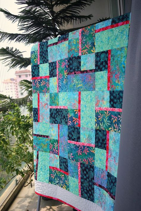 Camping Quilts, Big Block Quilts, Pink Quilt, Kaffe Fassett Quilts, Quick Quilt, Quilting Designs Patterns, Scrappy Quilt Patterns, Quilt Square Patterns, Batik Quilts